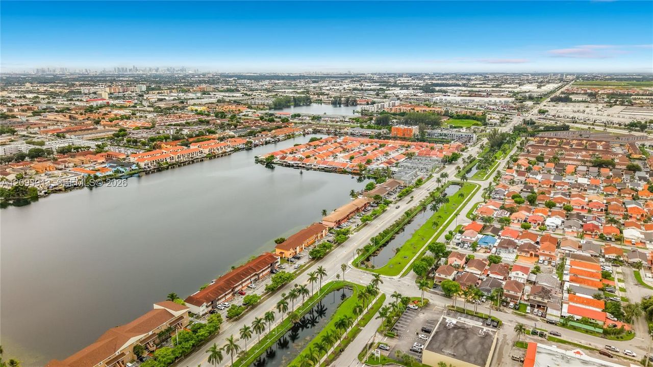 For Rent: $2,200 (2 beds, 2 baths, 750 Square Feet)