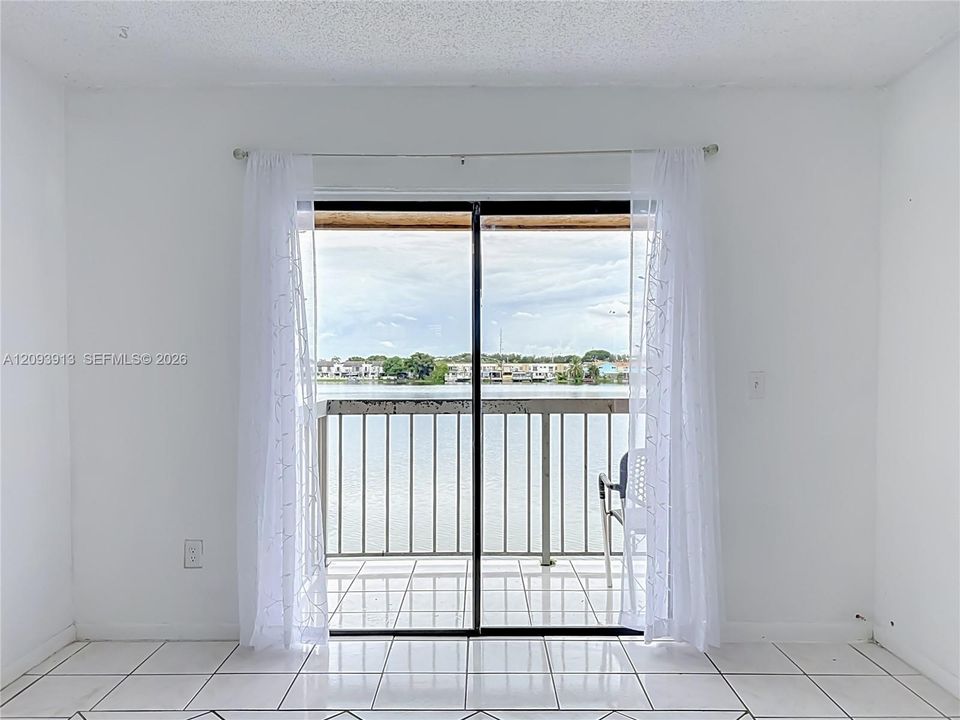 For Rent: $2,200 (2 beds, 2 baths, 750 Square Feet)