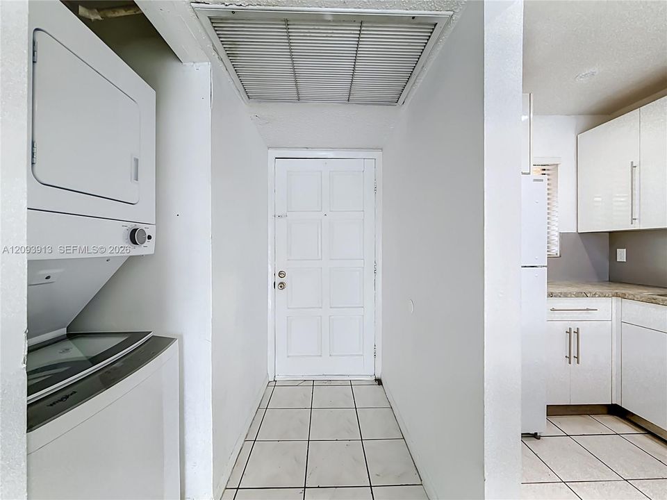 For Rent: $2,200 (2 beds, 2 baths, 750 Square Feet)