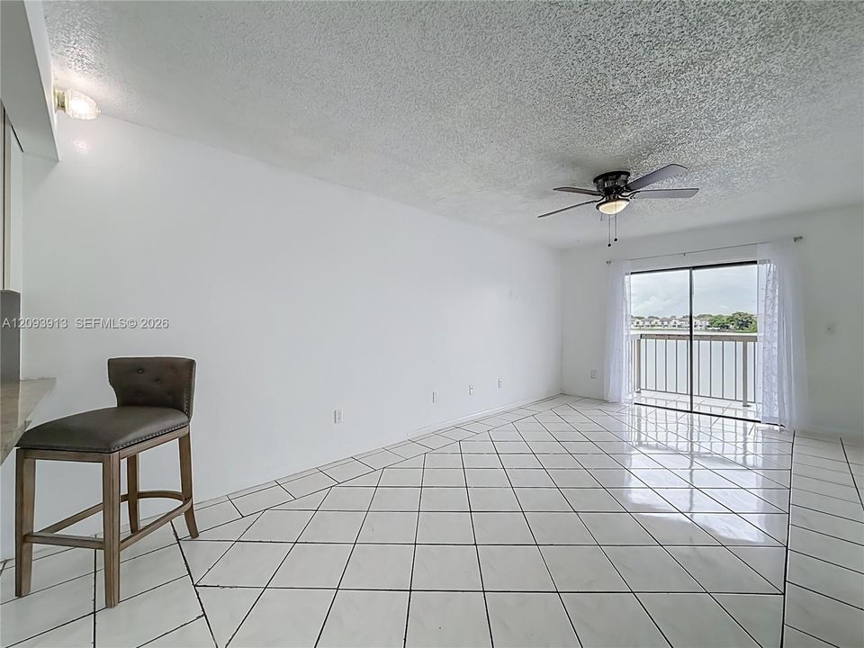 For Rent: $2,200 (2 beds, 2 baths, 750 Square Feet)