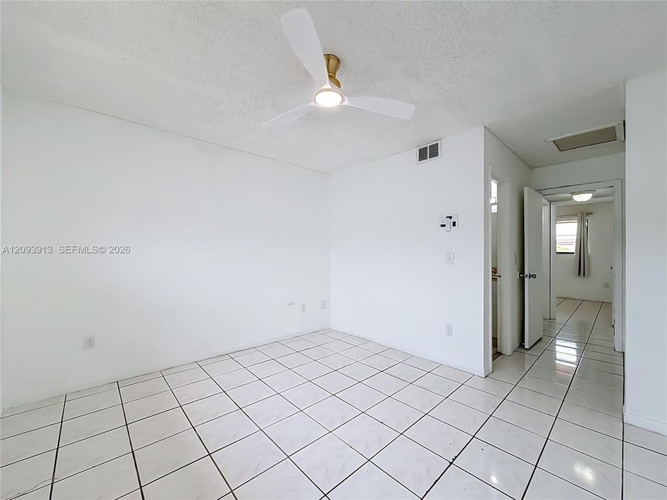 For Rent: $2,200 (2 beds, 2 baths, 750 Square Feet)