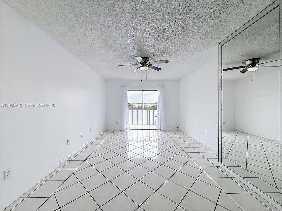 For Rent: $2,200 (2 beds, 2 baths, 750 Square Feet)
