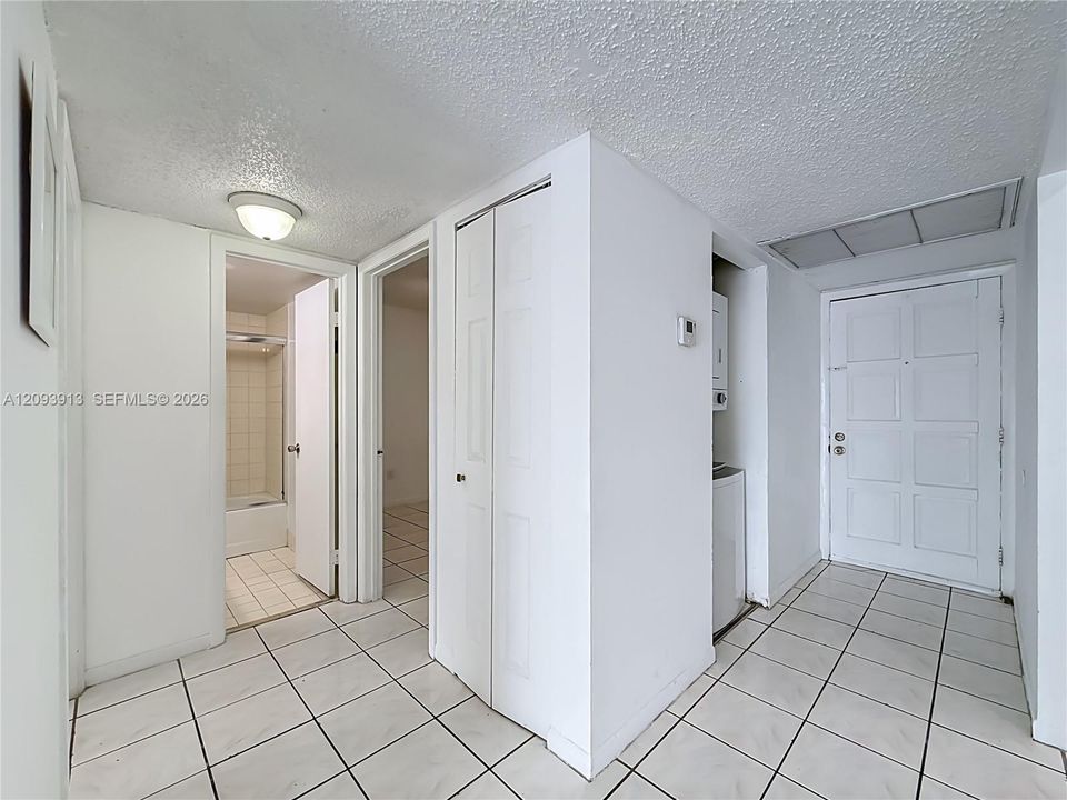 For Rent: $2,200 (2 beds, 2 baths, 750 Square Feet)
