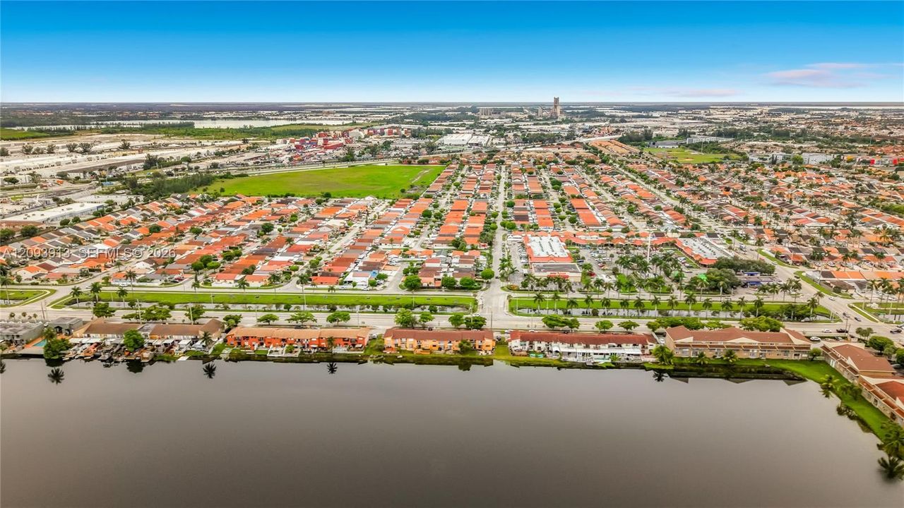 For Rent: $2,200 (2 beds, 2 baths, 750 Square Feet)