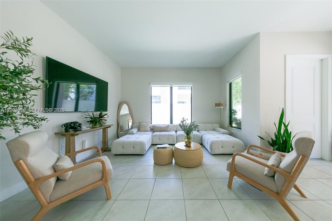 En Renta: $5,800 (3 camas, 2 baños, 2158 Pies cuadrados)