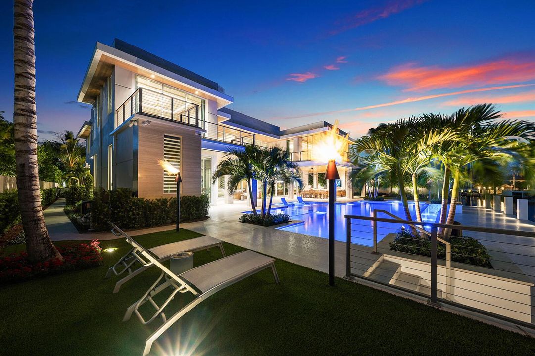 336_Coconut_Palm_Road_Dusk_12
