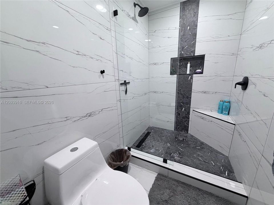 En Venta: $498,000 (2 camas, 2 baños, 1408 Pies cuadrados)