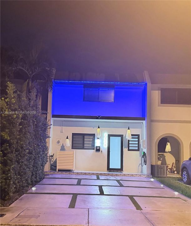 En Venta: $498,000 (2 camas, 2 baños, 1408 Pies cuadrados)