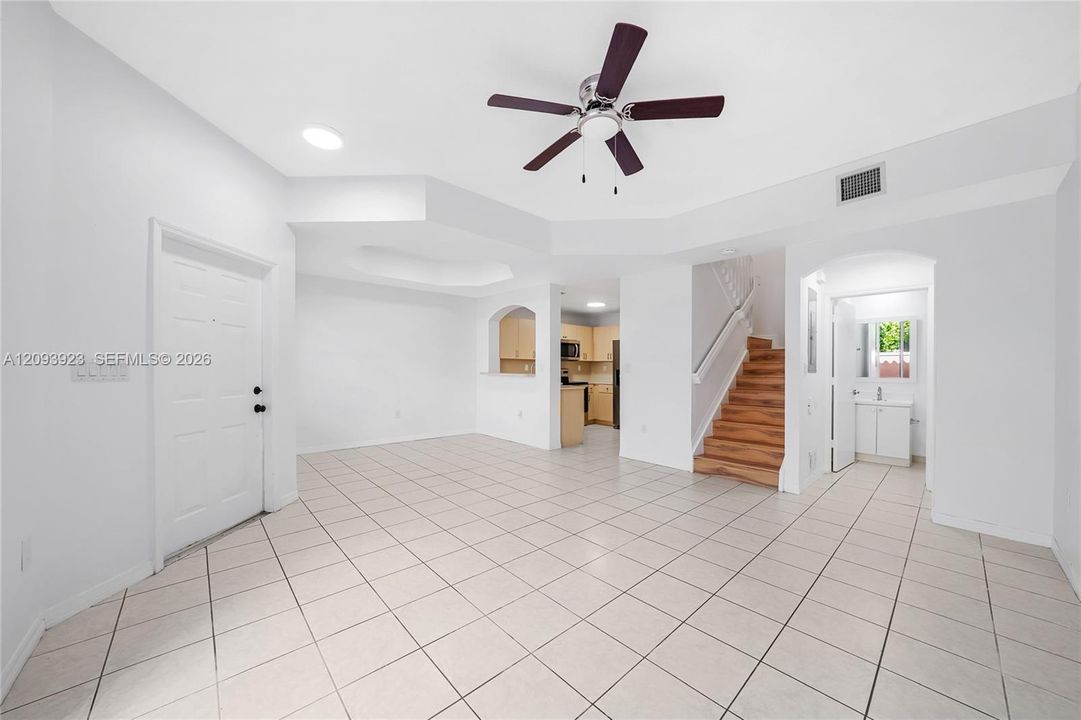 For Rent: $2,300 (2 beds, 2 baths, 1100 Square Feet)