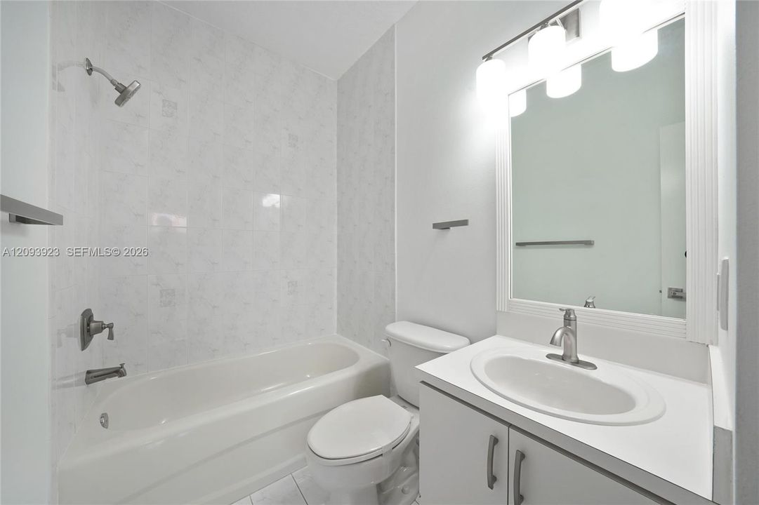 For Rent: $2,300 (2 beds, 2 baths, 1100 Square Feet)