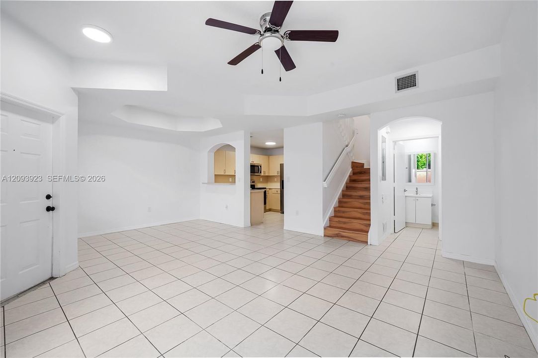 For Rent: $2,300 (2 beds, 2 baths, 1100 Square Feet)