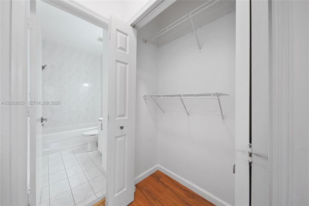 For Rent: $2,300 (2 beds, 2 baths, 1100 Square Feet)