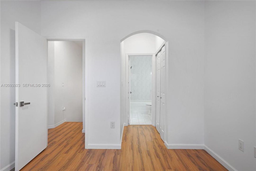 For Rent: $2,300 (2 beds, 2 baths, 1100 Square Feet)