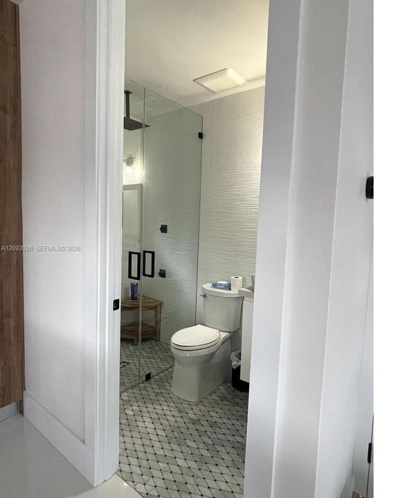 Groundfloor full bathroom