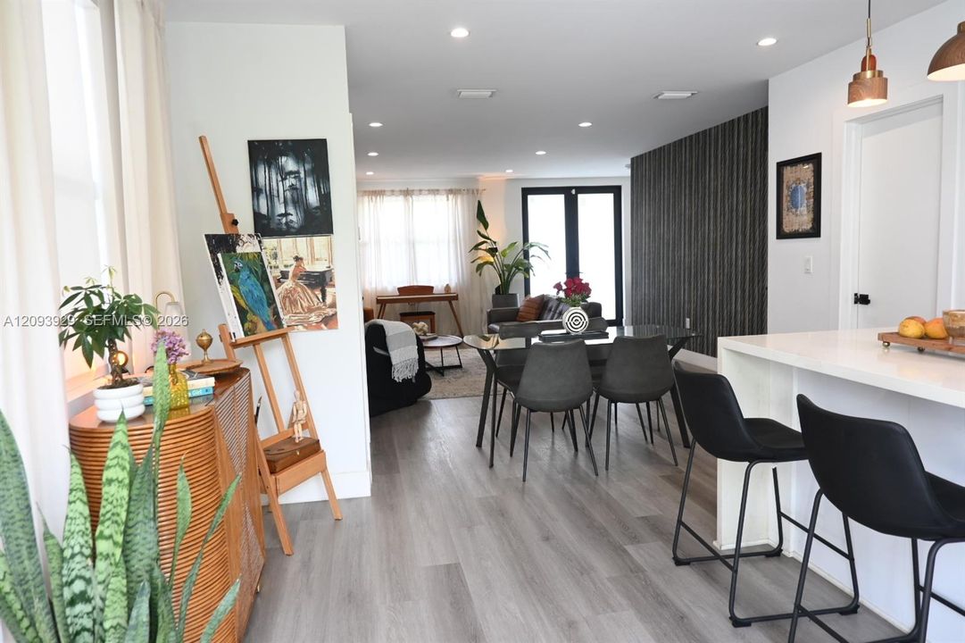 В аренду: $4,900 (3 спален, 2 ванн, 1604 Квадратных фут)