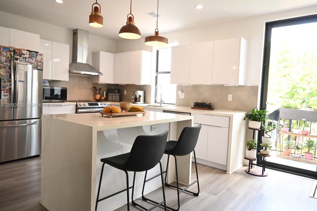 В аренду: $4,900 (3 спален, 2 ванн, 1604 Квадратных фут)