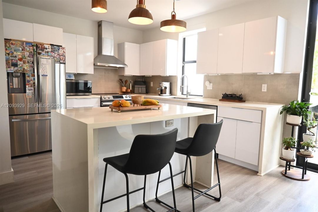 В аренду: $4,900 (3 спален, 2 ванн, 1604 Квадратных фут)