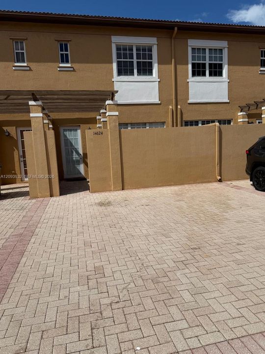 For Rent: $3,000 (2 beds, 2 baths, 1482 Square Feet)