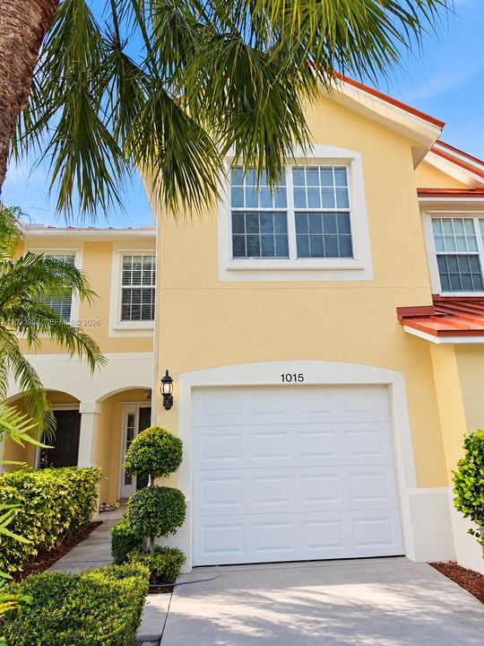 For Rent: $2,900 (3 beds, 2 baths, 1632 Square Feet)