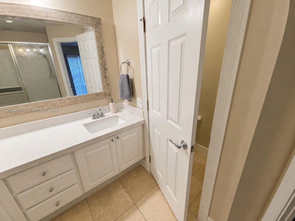 For Rent: $2,900 (3 beds, 2 baths, 1632 Square Feet)