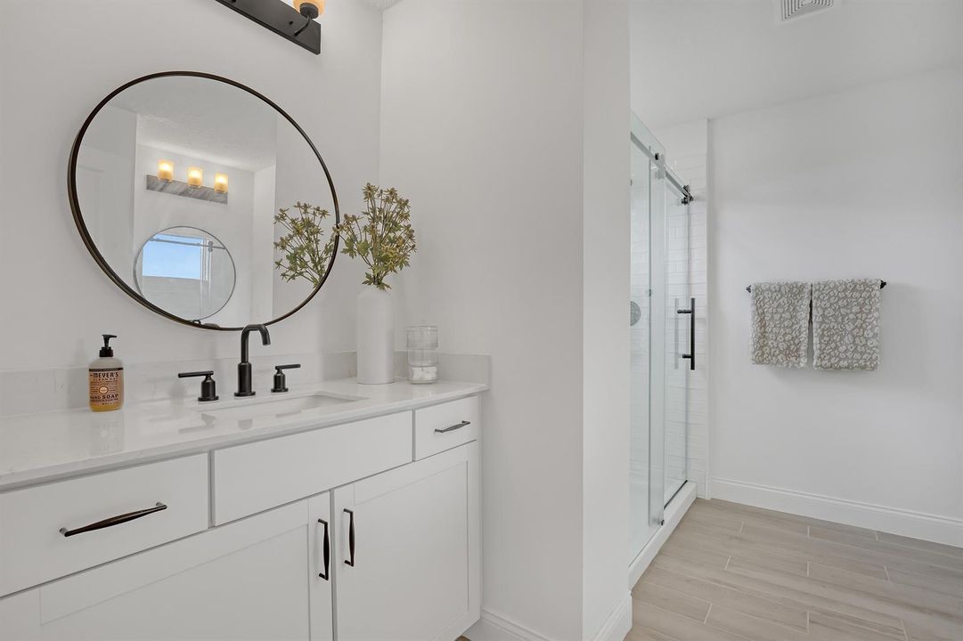 137 SE Birch (26)