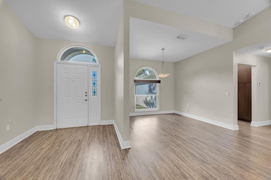 Entry & Dining