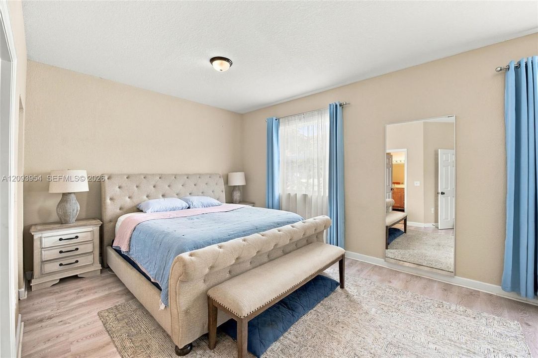 For Sale: $475,000 (3 beds, 2 baths, 1812 Square Feet)