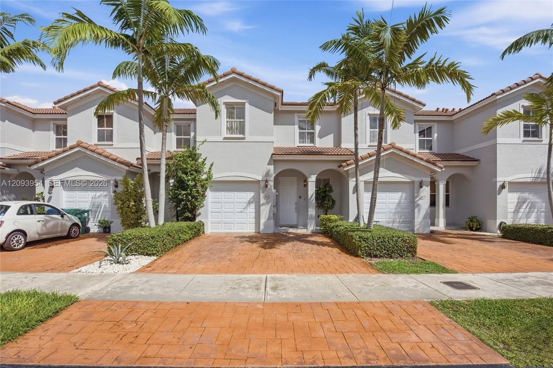 For Sale: $475,000 (3 beds, 2 baths, 1812 Square Feet)