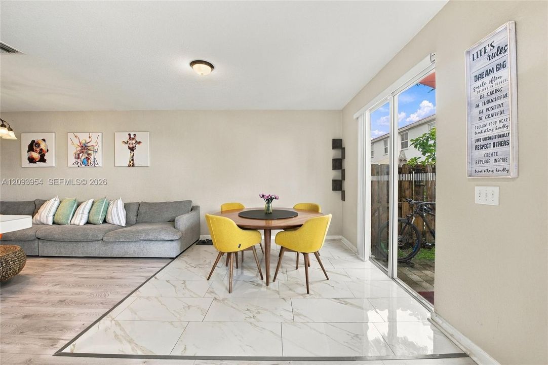 For Sale: $475,000 (3 beds, 2 baths, 1812 Square Feet)