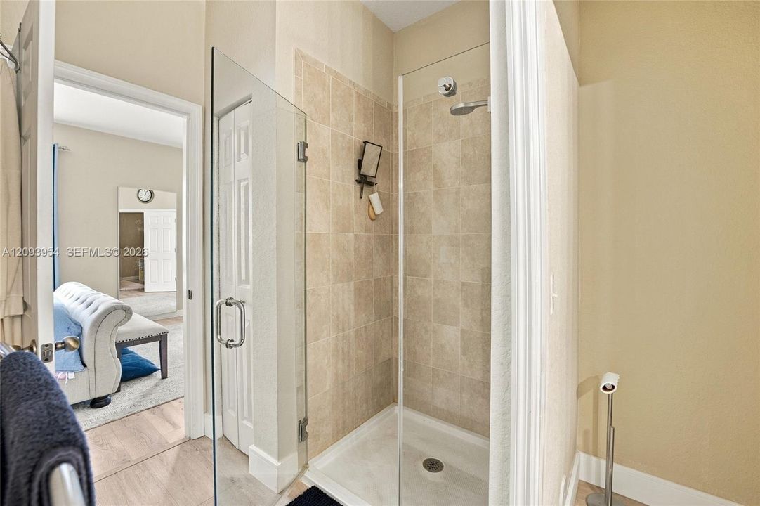 For Sale: $475,000 (3 beds, 2 baths, 1812 Square Feet)