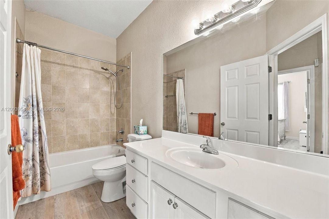 For Sale: $475,000 (3 beds, 2 baths, 1812 Square Feet)