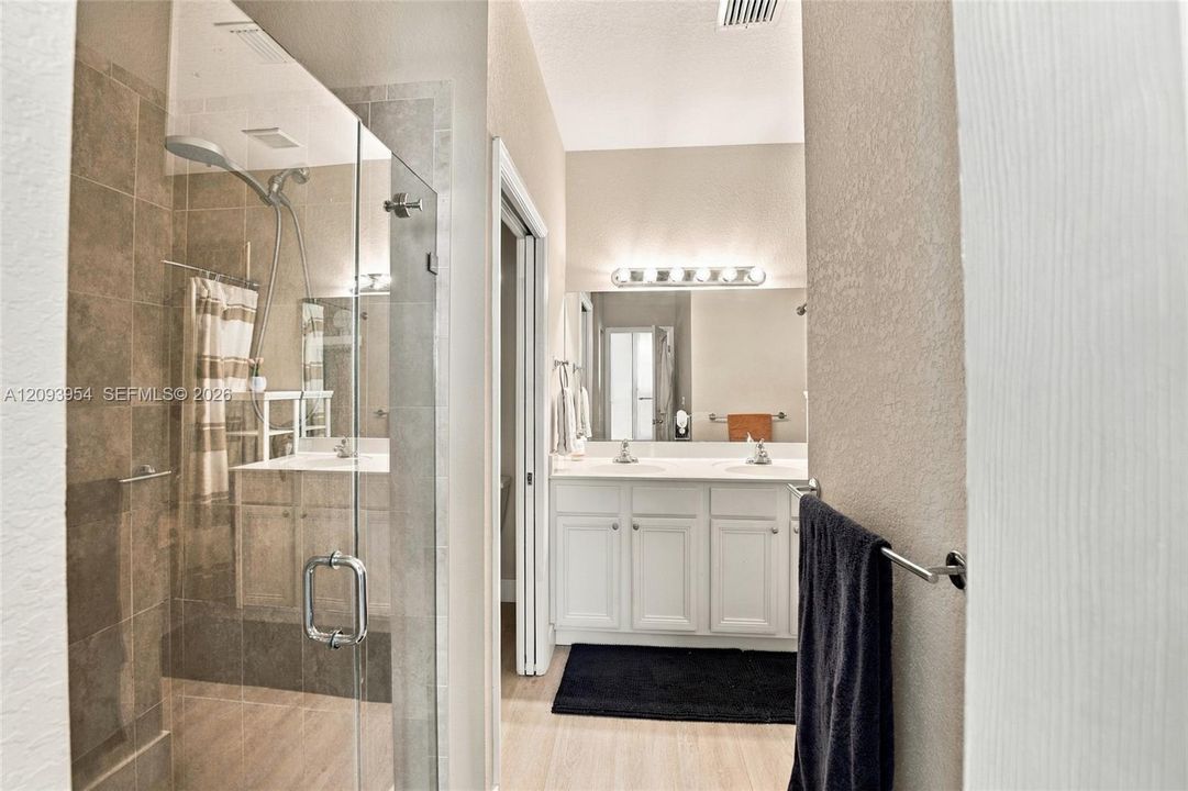 For Sale: $475,000 (3 beds, 2 baths, 1812 Square Feet)