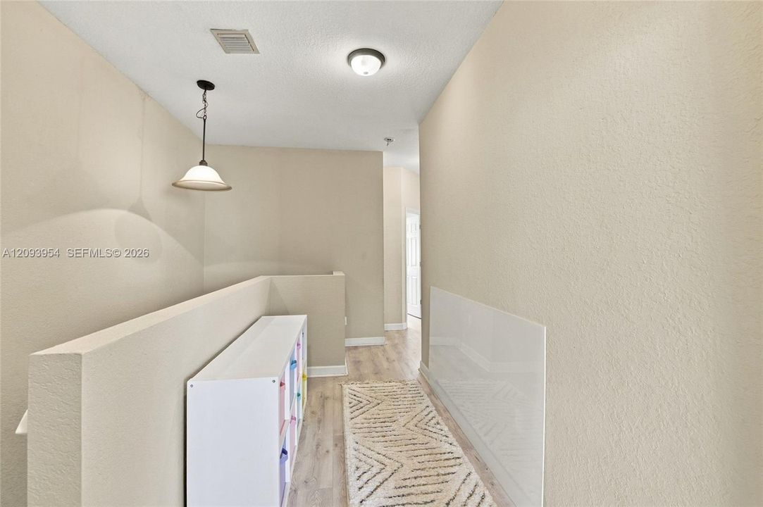For Sale: $475,000 (3 beds, 2 baths, 1812 Square Feet)
