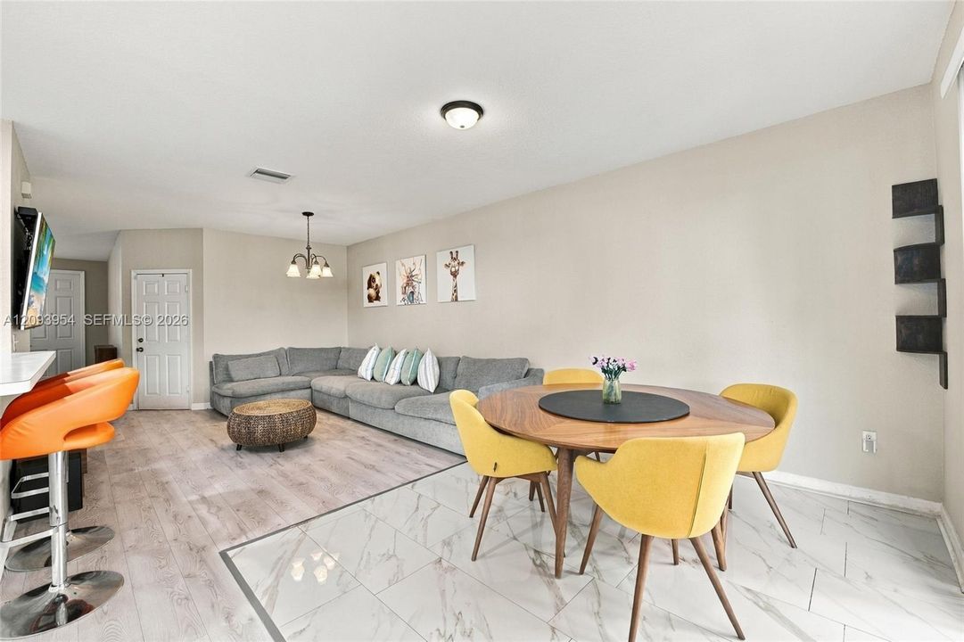 For Sale: $475,000 (3 beds, 2 baths, 1812 Square Feet)