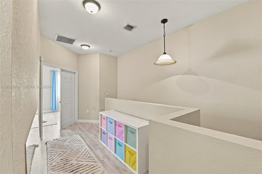For Sale: $475,000 (3 beds, 2 baths, 1812 Square Feet)