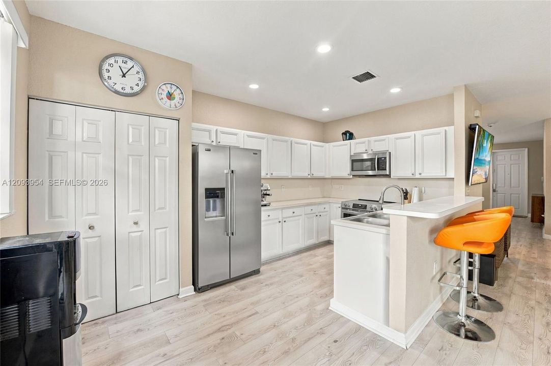 For Sale: $475,000 (3 beds, 2 baths, 1812 Square Feet)