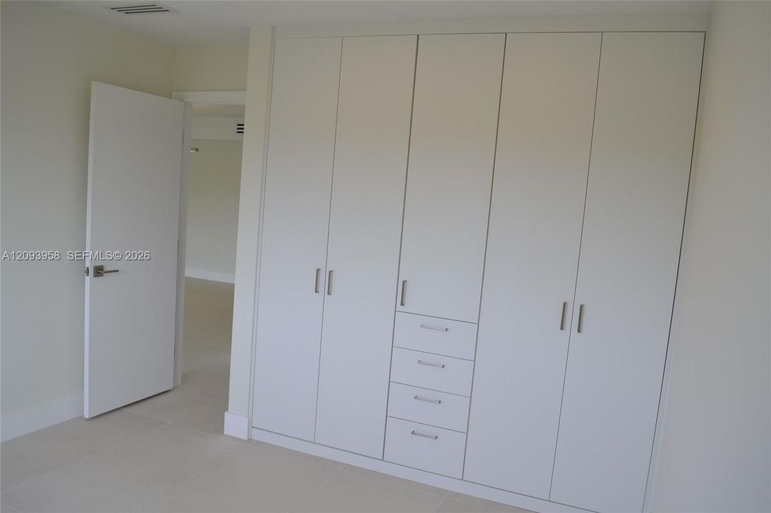 For Rent: $4,700 (2 beds, 2 baths, 1036 Square Feet)
