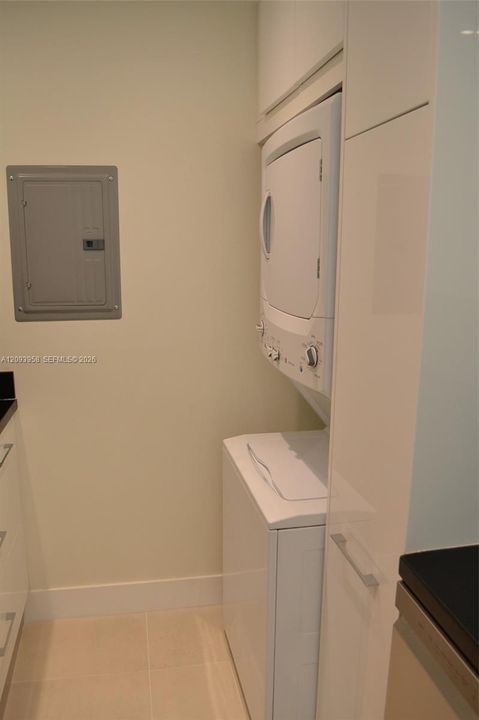 For Rent: $4,700 (2 beds, 2 baths, 1036 Square Feet)