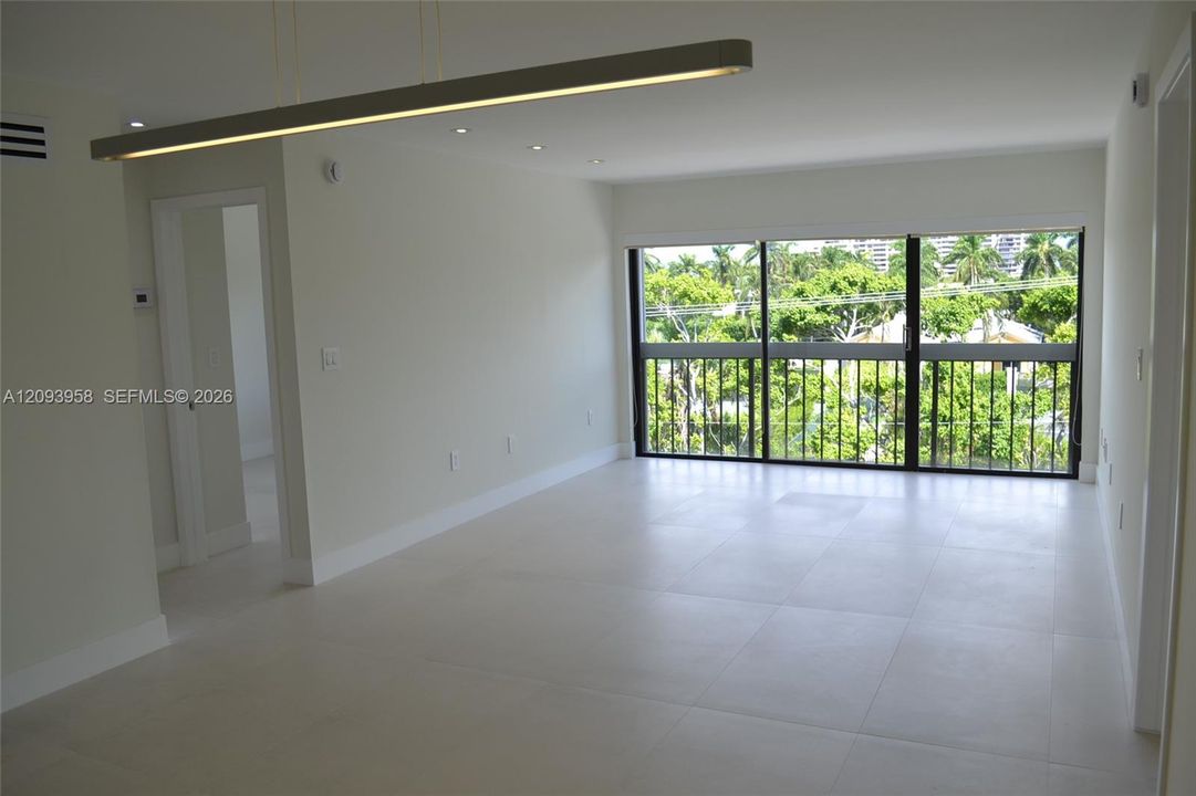 For Rent: $4,700 (2 beds, 2 baths, 1036 Square Feet)