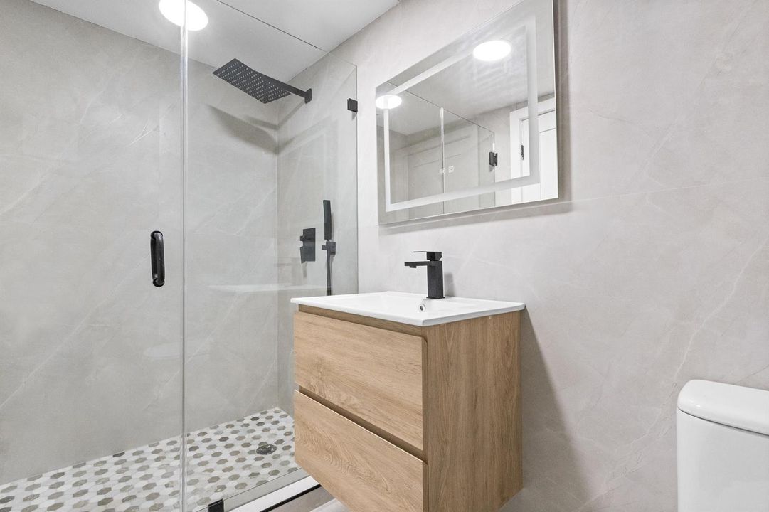 Guest Bath 3