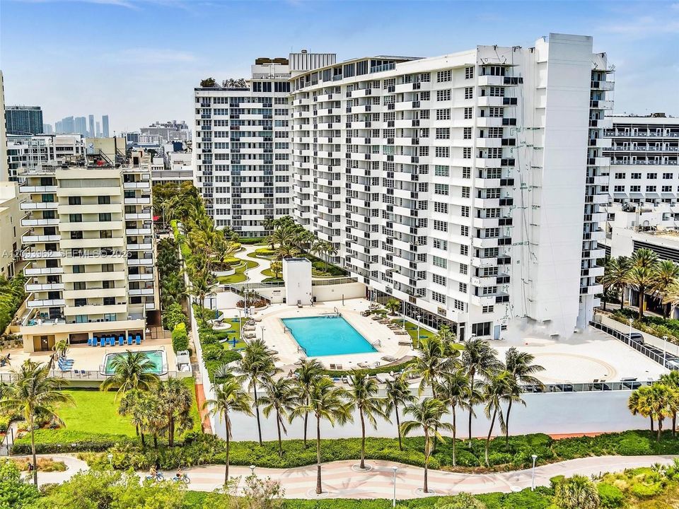 В аренду: $3,200 (1 спален, 1 ванн, 835 Квадратных фут)