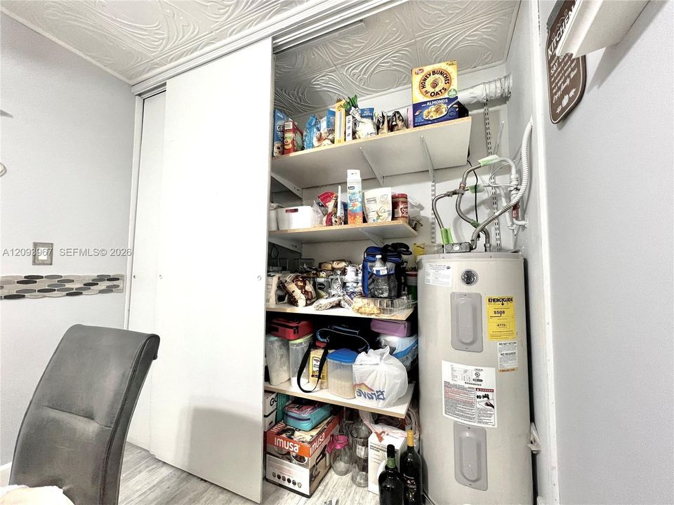 For Sale: $380,000 (3 beds, 2 baths, 1512 Square Feet)