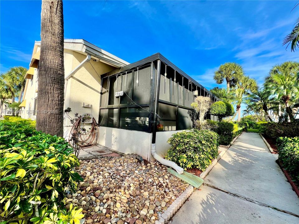 For Sale: $380,000 (3 beds, 2 baths, 1512 Square Feet)