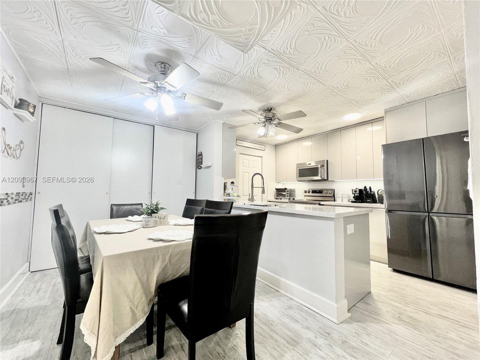 For Sale: $380,000 (3 beds, 2 baths, 1512 Square Feet)