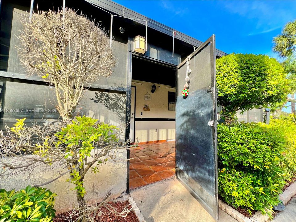 For Sale: $380,000 (3 beds, 2 baths, 1512 Square Feet)