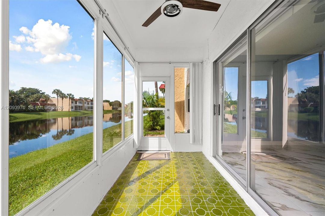 En Venta: $186,000 (2 camas, 2 baños, 888 Pies cuadrados)