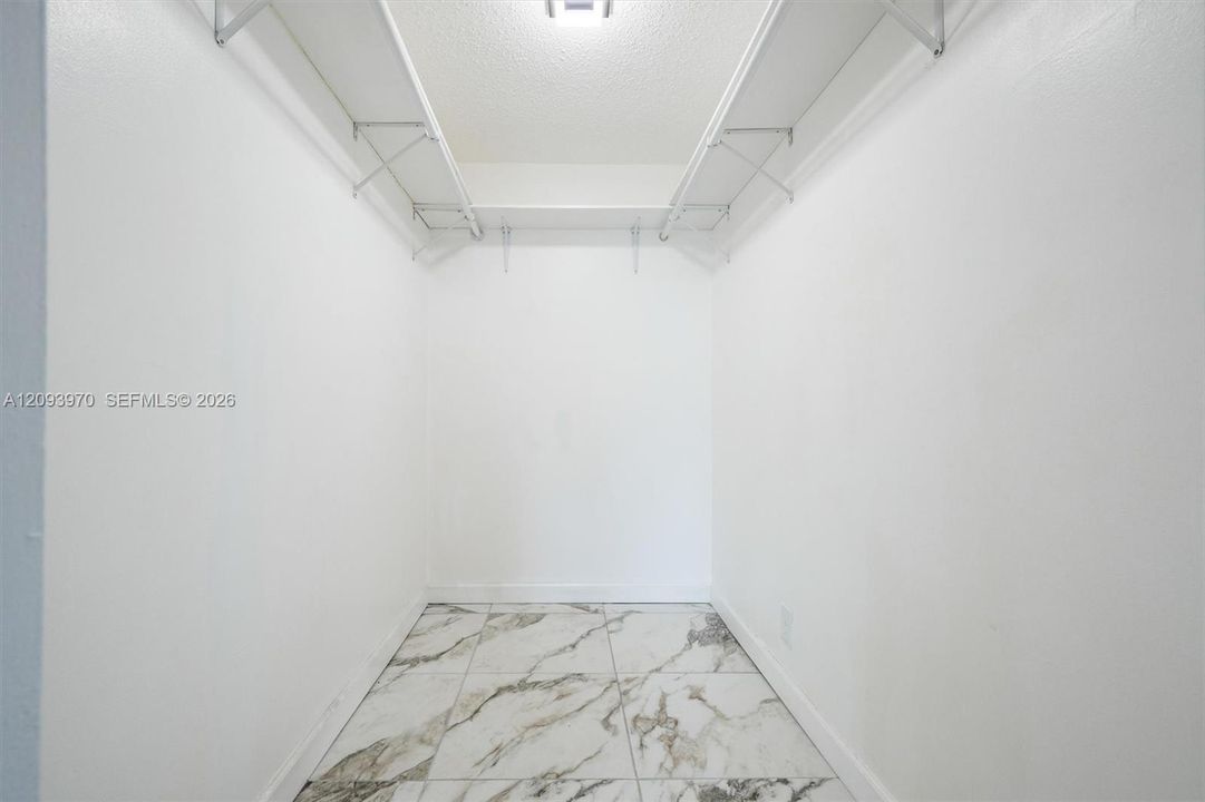 En Venta: $186,000 (2 camas, 2 baños, 888 Pies cuadrados)