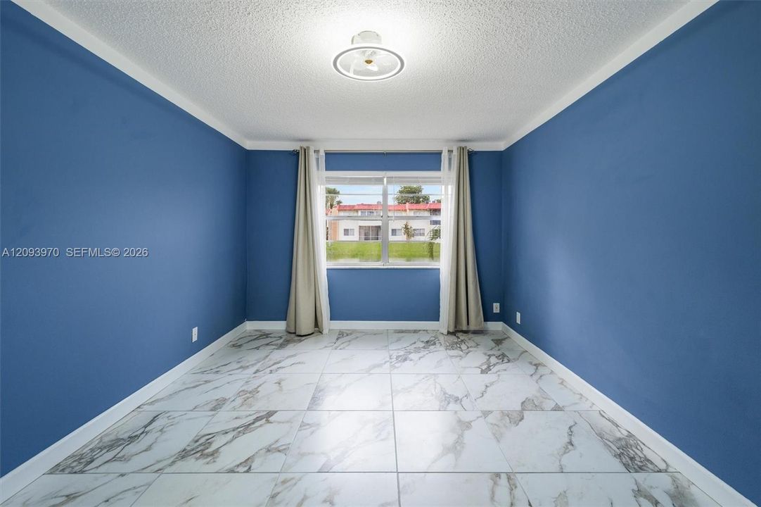 En Venta: $186,000 (2 camas, 2 baños, 888 Pies cuadrados)