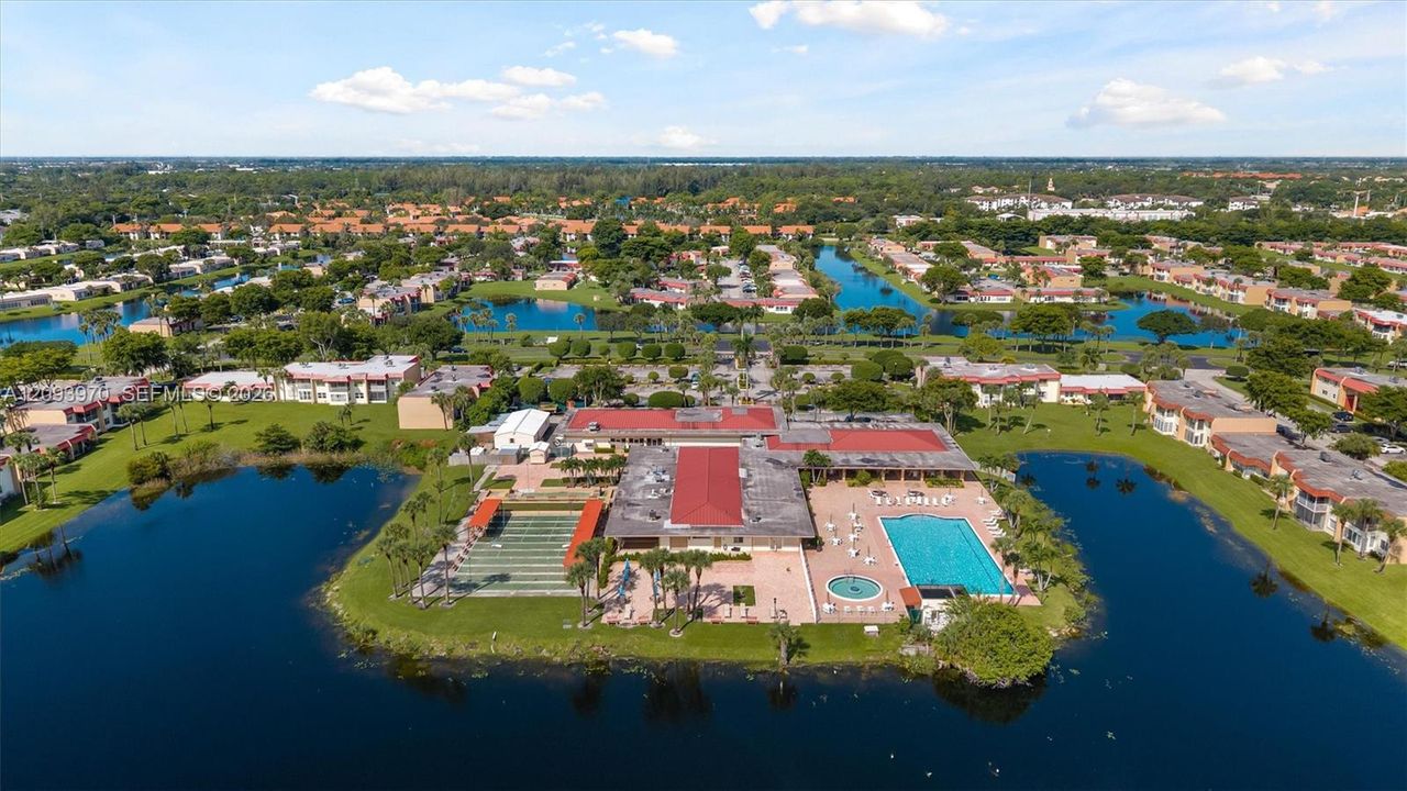En Venta: $186,000 (2 camas, 2 baños, 888 Pies cuadrados)