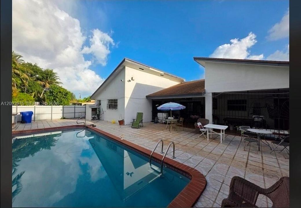 En Venta: $1,740,000 (5 camas, 4 baños, 2727 Pies cuadrados)
